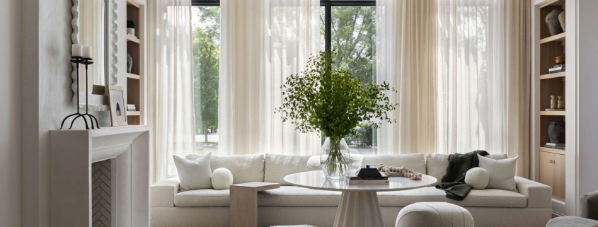 پرده مینیمال سفید برای دکوراسیون تمیز و امروزی | پرده فروشی نیکجو